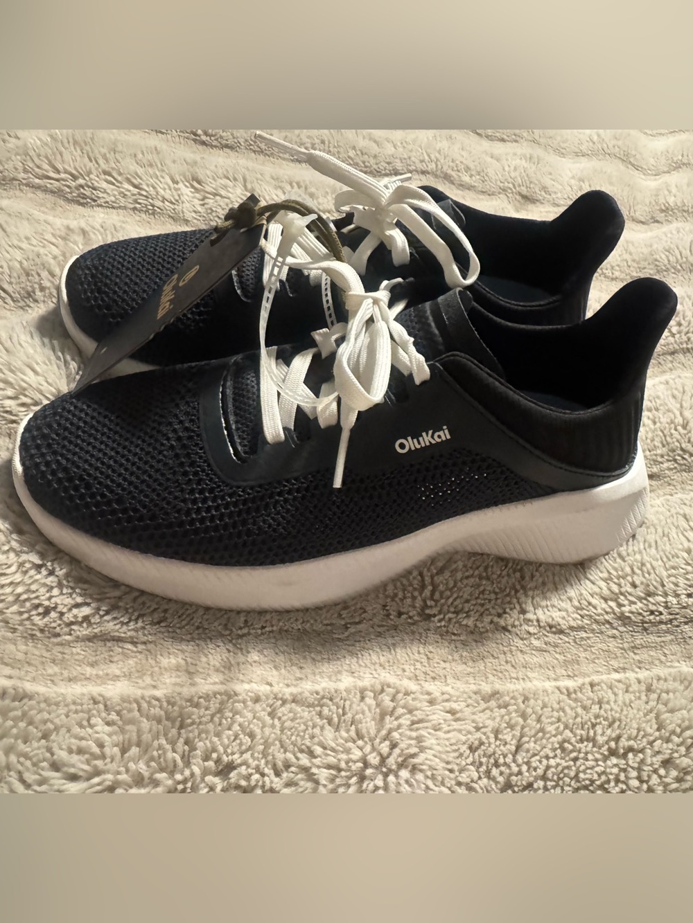 OluKai Island Hopper Lava Rock Athletic Mesh Sneakers with White Laces - NWT!!!